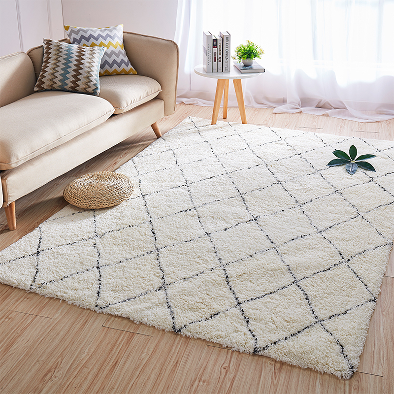 1 White Geometric Pattern Shaggy Rugs - Image 1