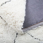 White Geometric Pattern Shaggy Rugs - Image 5